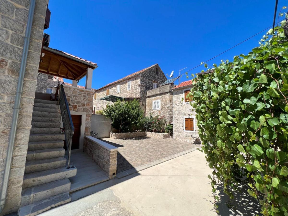 House Tia Villa Vrboska Kültér fotó