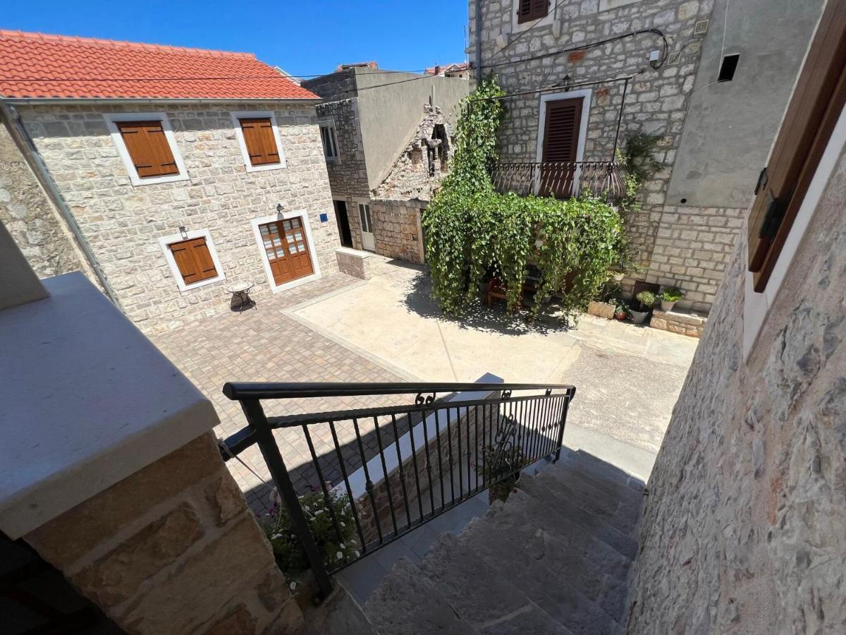 House Tia Villa Vrboska Kültér fotó
