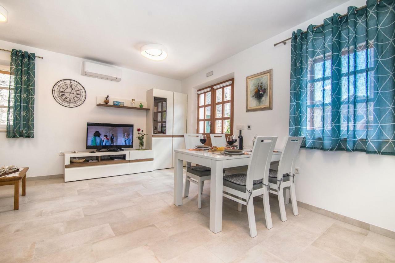 House Tia Villa Vrboska Kültér fotó