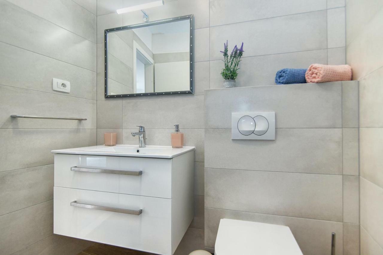 House Tia Villa Vrboska Kültér fotó